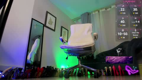 ashley_leon_ online show from December 9, 2:39 pm