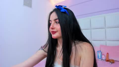 ashley_petit online show from January 16, 12:45 pm