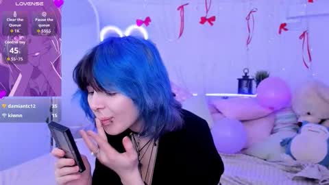 Ashley online show from March 5, 8:59 pm