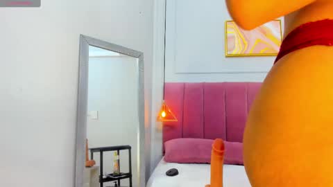 ashleyblomson online show from March 12, 11:31 am