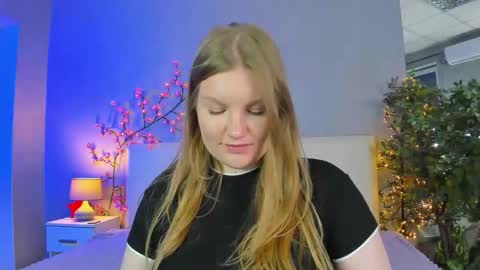 AshleyJonse online show from May 17, 5:17 am