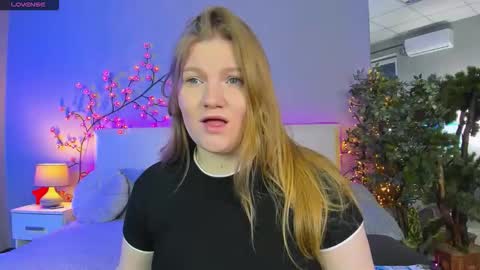 AshleyJonse online show from May 18, 5:02 am