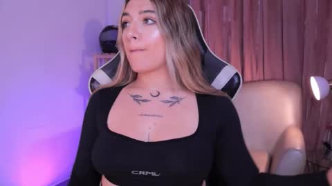 Ashley Lauren online show from November 12, 4:21 am