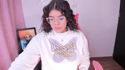 Ashleyy18   online show from January 15, 9:35 am
