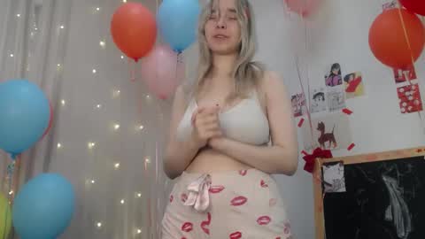 ashly_cherry online show from May 7, 1:26 pm