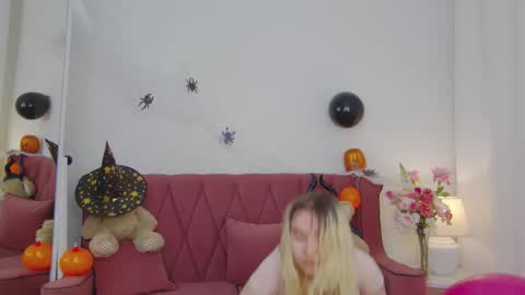 ashly_cherry online show from October 31, 11:25 am