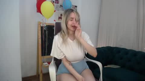 ashly_cherry online show from May 26, 11:09 am