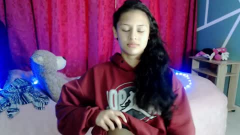 Ashly online show from March 6, 7:10 pm