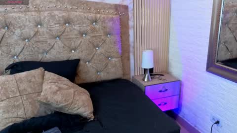 ashlybloom1 online show from June 3, 12:06 pm