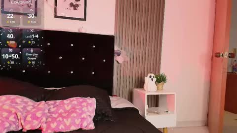    online show from October 30, 7:04 pm