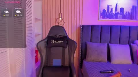 ashlye_miller_ online show from December 14, 3:39 am