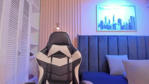 ashlye_miller_ online show from May 6, 8:13 pm