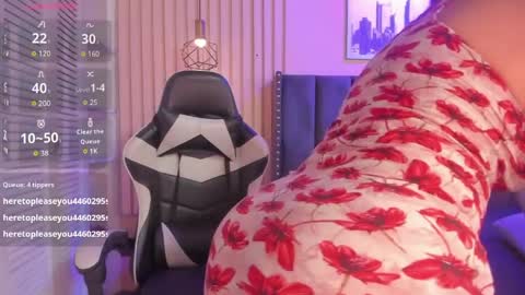 ashlye_miller_ online show from May 15, 8:11 pm