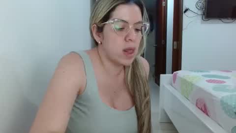 AshlyMoon online show from December 28, 5:35 pm