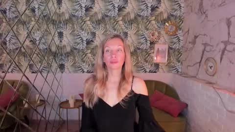 Asia online show from October 3, 1:27 pm