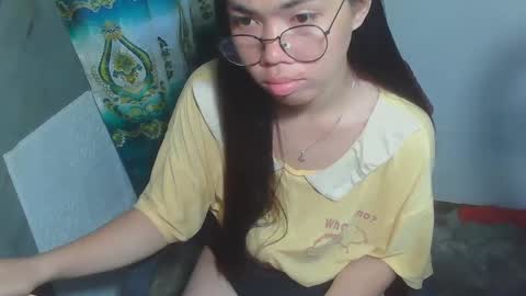 Snapshot of asian_rhean chatting on March 8, 7:35 am Rhean online show from March 8, 7:35 am