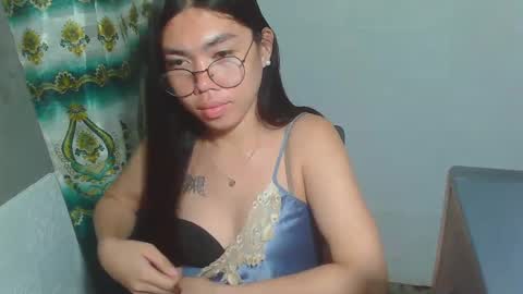 Snapshot of asian_rhean chatting on February 19, 1:39 pm Rhean online show from February 19, 1:39 pm