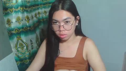 Snapshot of asian_rhean chatting on February 23, 5:01 pm Rhean online show from February 23, 5:01 pm