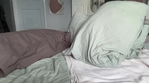 asiangirlandwhiteguy online show from October 19, 5:42 am