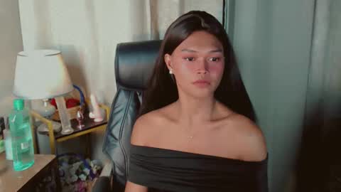 Kianna online show from May 25, 2:49 pm
