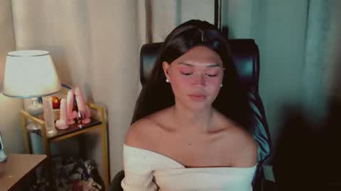 Kianna online show from May 23, 1:42 pm