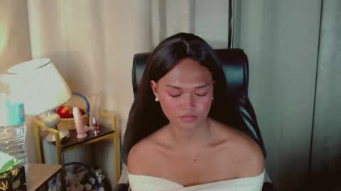 Kianna online show from May 26, 2:49 pm