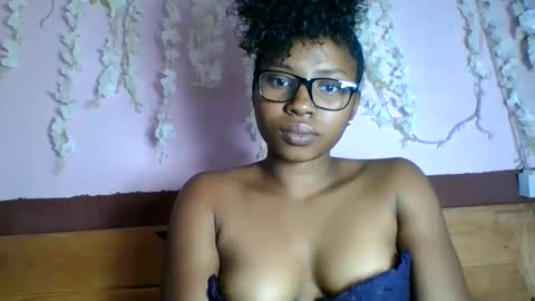 asmiraa online show from May 25, 3:44 pm