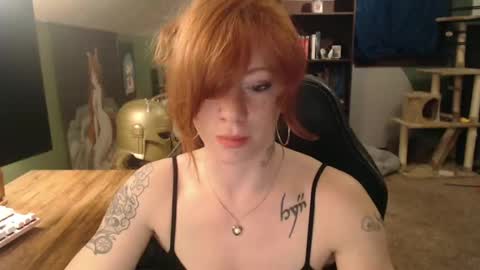 Snapshot of astraeasiren chatting on January 28, 5:32 am AstraeaSiren online show from January 28, 5:32 am
