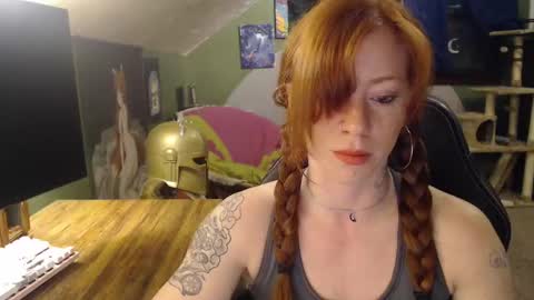Snapshot of astraeasiren chatting on January 16, 5:00 am AstraeaSiren online show from January 16, 5:00 am