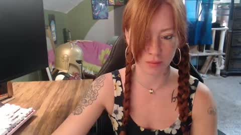 Snapshot of astraeasiren chatting on October 6, 5:18 pm AstraeaSiren online show from October 6, 5:18 pm