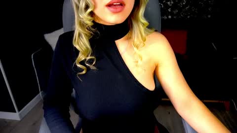 Asta online show from December 15, 2:37 pm