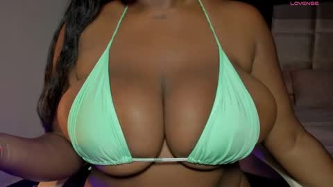 Astrid online show from March 31, 1:49 am