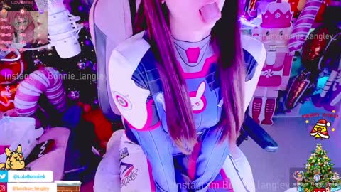 Snapshot of asuka_langleysoryu chatting on December 13, 11:06 pm Bonnie online show from December 13, 11:06 pm