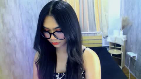 atashakendall online show from February 13, 6:26 am