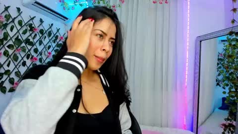 Atenea online show from March 3, 10:10 am