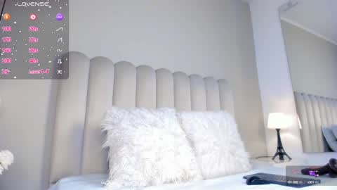 ATENEA ROBERTS Sofia online show from March 7, 10:10 pm