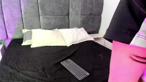 atenea velle online show from May 7, 4:06 am