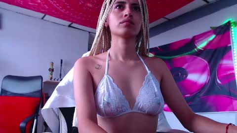 Atenea online show from May 27, 3:09 pm