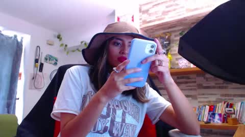 Atenea online show from February 27, 3:26 pm