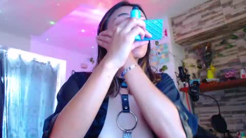 Atenea online show from March 10, 3:09 pm