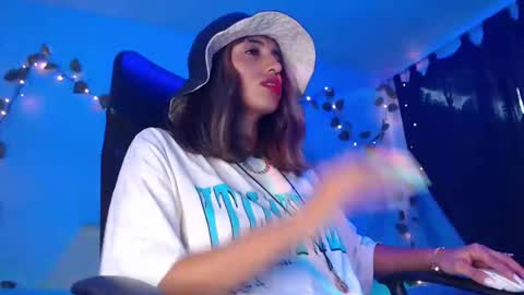 Atenea online show from December 7, 6:15 pm