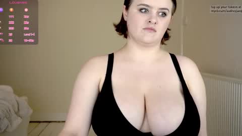 Audrey Jacq online show from October 19, 3:36 pm