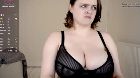 Audrey Jacq online show from May 26, 4:06 pm