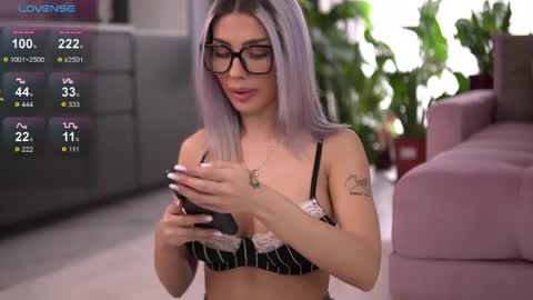 Isabella online show from May 14, 7:14 am