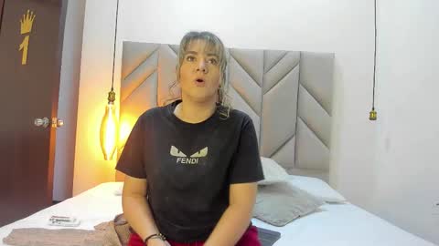 Aura Evans online show from September 14, 12:03 pm