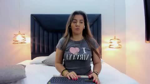 Aura Evans online show from September 19, 12:26 pm