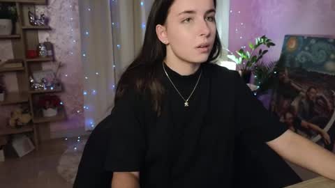 Snapshot of aurora_aksness chatting on December 3, 11:32 am Aurora online show from December 3, 11:32 am