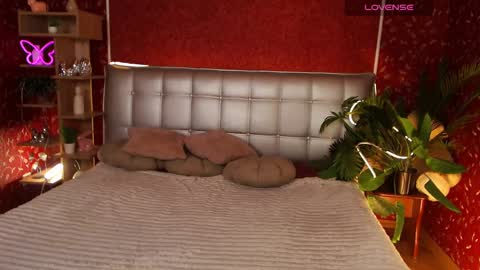 Snapshot of aurora_aksness chatting on February 27, 3:15 pm Aurora online show from February 27, 3:15 pm