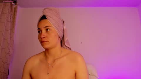 aurora_divine online show from May 18, 6:58 pm
