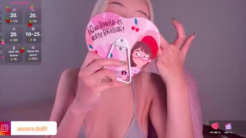 Snapshot of aurora_doll1 chatting on September 27, 12:40 am A U R O R A online show from September 27, 12:40 am